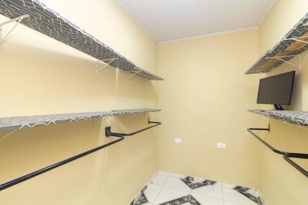 Casa para alugar com 130m², 2 quartos e 1 vaga Casa para alugar com 130m², 2 quartos e 1 vagaQuarto de Serviço
