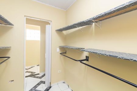 Casa para alugar com 130m², 2 quartos e 1 vaga Casa para alugar com 130m², 2 quartos e 1 vagaQuarto de Serviço