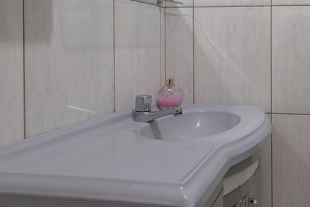Casa à venda com 129m², 3 quartos e 2 vagasBanheiro 