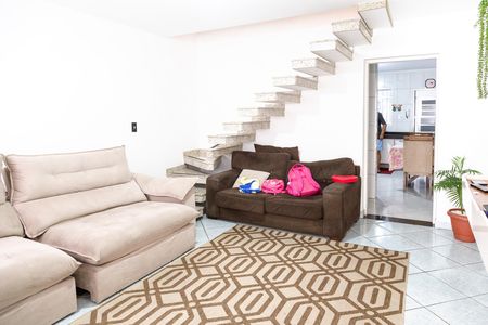 Casa à venda com 129m², 3 quartos e 2 vagasSala