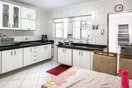 Casa à venda com 129m², 3 quartos e 2 vagasCozinha