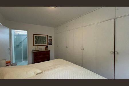 Casa à venda com 300m², 6 quartos e 3 vagasSuíte 2