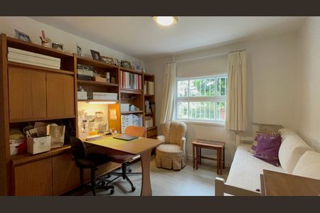 Casa à venda com 300m², 6 quartos e 3 vagasQuarto 2