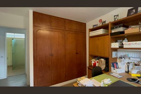 Casa à venda com 300m², 6 quartos e 3 vagasQuarto 2