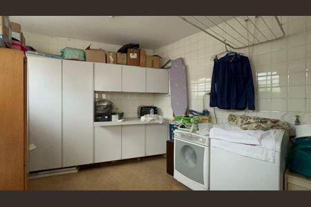 Casa à venda com 300m², 6 quartos e 3 vagasÁrea de Serviço