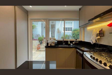 Casa à venda com 300m², 6 quartos e 3 vagasCozinha