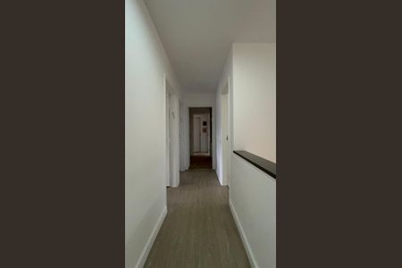 Casa à venda com 300m², 6 quartos e 3 vagasCorredor