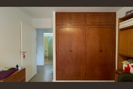 Casa à venda com 300m², 6 quartos e 3 vagasQuarto 2