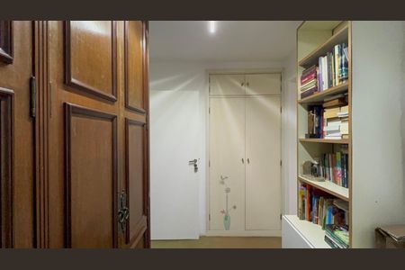 Casa à venda com 300m², 6 quartos e 3 vagasCloset da suíte 3