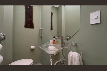 Casa à venda com 300m², 6 quartos e 3 vagasLavabo