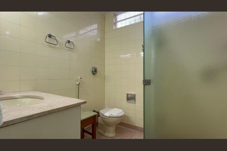 Casa à venda com 300m², 6 quartos e 3 vagasBanheiro