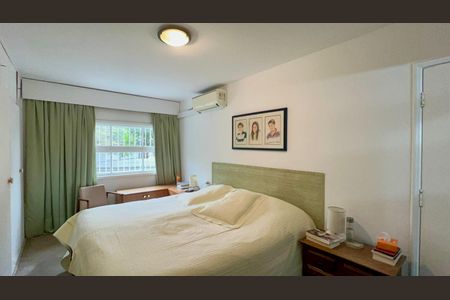 Casa à venda com 300m², 6 quartos e 3 vagasSuíte 2