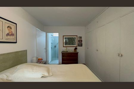 Casa à venda com 300m², 6 quartos e 3 vagasSuíte 2