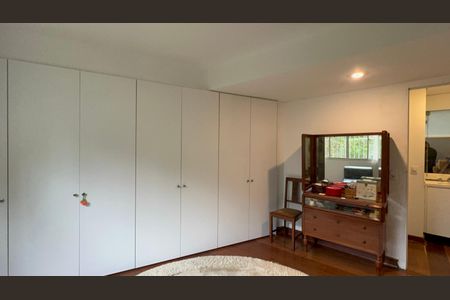 Casa à venda com 300m², 6 quartos e 3 vagasSuíte 1