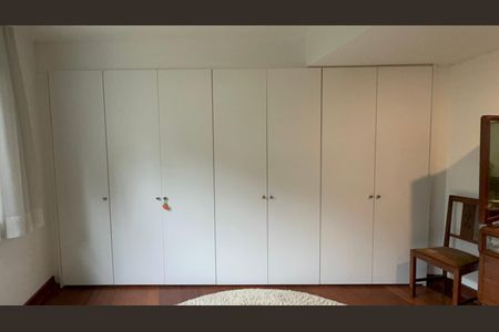 Casa à venda com 300m², 6 quartos e 3 vagasSuíte 1