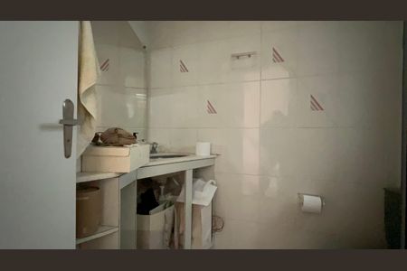 Casa à venda com 300m², 6 quartos e 3 vagasBanheiro da Suíte 3