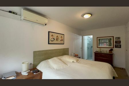 Casa à venda com 300m², 6 quartos e 3 vagasSuíte 2