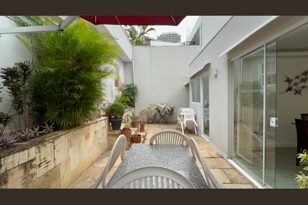 Casa à venda com 300m², 6 quartos e 3 vagasQuintal