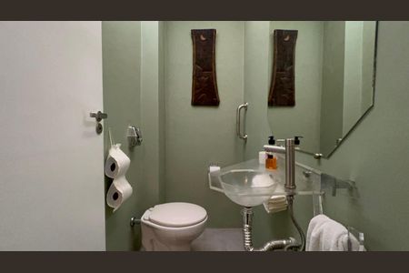 Casa à venda com 300m², 6 quartos e 3 vagasLavabo