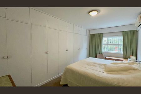 Casa à venda com 300m², 6 quartos e 3 vagasSuíte 2