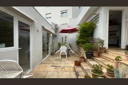 Casa à venda com 300m², 6 quartos e 3 vagasQuintal