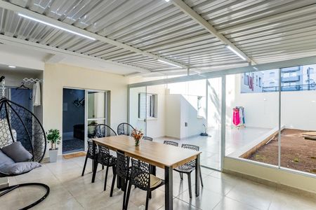 Apartamento à venda com 114m², 2 quartos e 1 vaga Apartamento à venda com 114m², 2 quartos e 1 vagaEspaço Gourmet