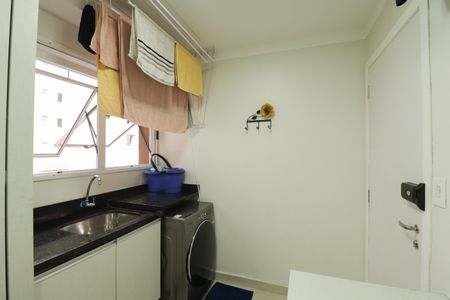 Apartamento para alugar com 180m², 3 quartos e 3 vagas Apartamento para alugar com 180m², 3 quartos e 3 vagasCozinha e Área de Serviço