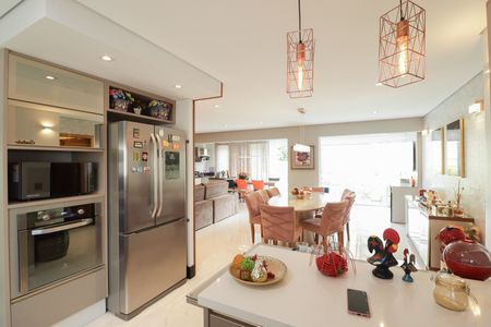 Apartamento para alugar com 180m², 3 quartos e 3 vagas Apartamento para alugar com 180m², 3 quartos e 3 vagasCozinha e Área de Serviço