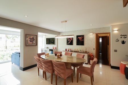 Apartamento para alugar com 180m², 3 quartos e 3 vagas Apartamento para alugar com 180m², 3 quartos e 3 vagasSala