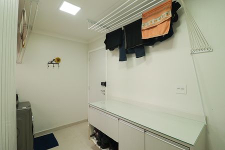 Apartamento para alugar com 180m², 3 quartos e 3 vagas Apartamento para alugar com 180m², 3 quartos e 3 vagasCozinha e Área de Serviço