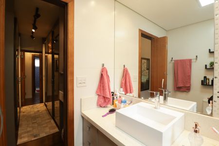 Apartamento para alugar com 180m², 3 quartos e 3 vagas Apartamento para alugar com 180m², 3 quartos e 3 vagasBanheiro da Suíte 2