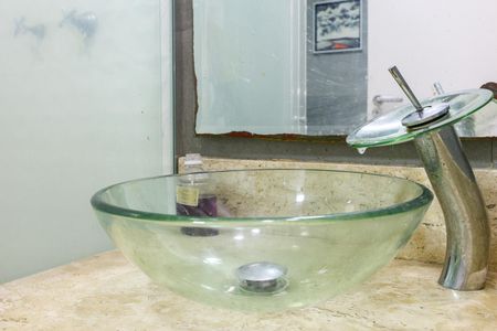 Banheiro de apartamento para alugar com 2 quartos, 52m² em Jardim Monte Alegre, Taboão da Serra