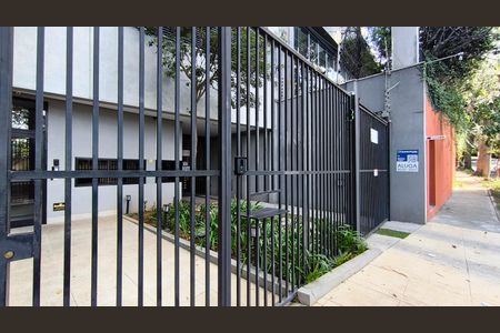 Apartamento para alugar com 55m², 1 quarto e 1 vagaFachada + Plaquinha