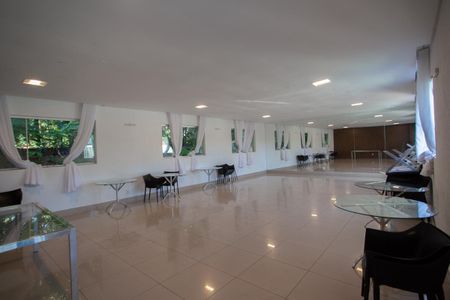 Apartamento à venda com 57m², 2 quartos e 2 vagasÁrea comum - Salão de festas