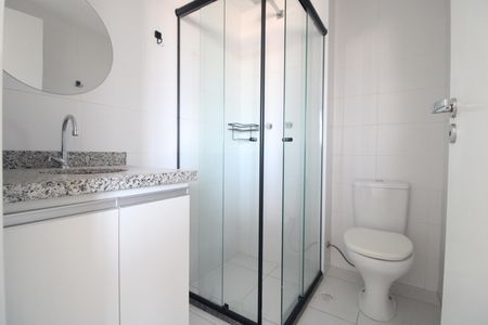 Banheiro social de apartamento para alugar com 3 quartos, 53m² em Socorro, São Paulo
