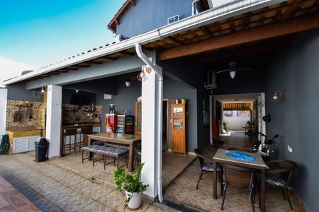 Casa de condomínio à venda com 132m², 3 quartos e 4 vagasÁrea gourmet