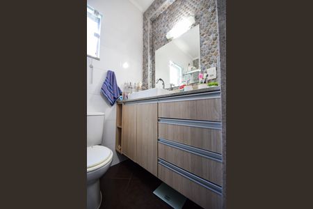 Casa de condomínio à venda com 132m², 3 quartos e 4 vagasBanheiro da Suíte