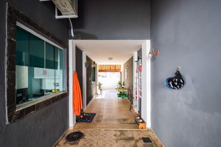 Casa de condomínio à venda com 132m², 3 quartos e 4 vagasGaragem