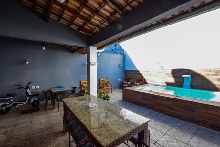 Casa de condomínio à venda com 132m², 3 quartos e 4 vagasÁrea gourmet