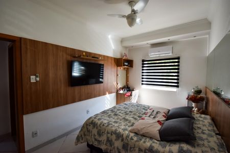 Casa de condomínio à venda com 132m², 3 quartos e 4 vagasSuíte