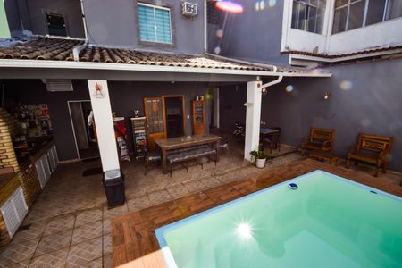 Casa de condomínio à venda com 132m², 3 quartos e 4 vagasÁrea gourmet