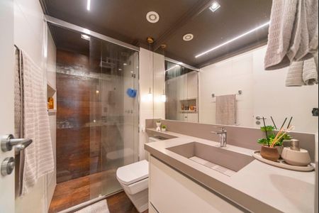 Apartamento à venda com 82m², 3 quartos e 2 vagas Apartamento à venda com 82m², 3 quartos e 2 vagasBanheiro social