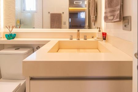 Apartamento à venda com 82m², 3 quartos e 2 vagas Apartamento à venda com 82m², 3 quartos e 2 vagasBanheiro da Suíte