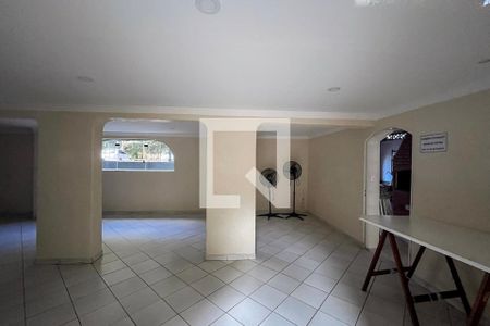 Apartamento para alugar com 72m², 3 quartos e sem vagaÁrea comum