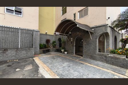 Apartamento para alugar com 72m², 3 quartos e sem vagaEntrada