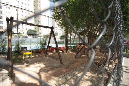 Apartamento para alugar com 72m², 3 quartos e sem vagaPlayground