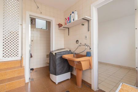 Casa à venda com 180m², 3 quartos e 1 vagaÁrea de Serviço