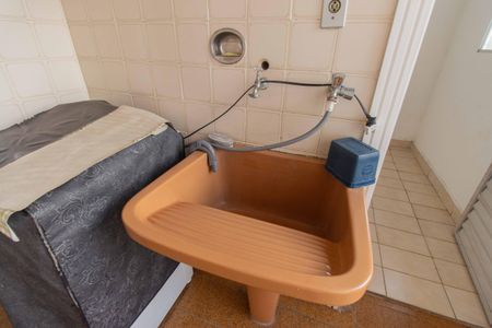 Casa à venda com 180m², 3 quartos e 1 vagaÁrea de Serviço