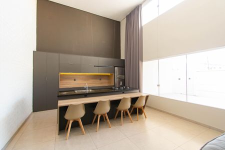 Casa para alugar com 112m², 2 quartos e 4 vagas Casa para alugar com 112m², 2 quartos e 4 vagasSala