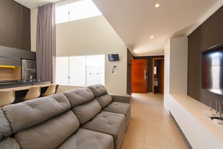 Casa para alugar com 112m², 2 quartos e 4 vagas Casa para alugar com 112m², 2 quartos e 4 vagasSala